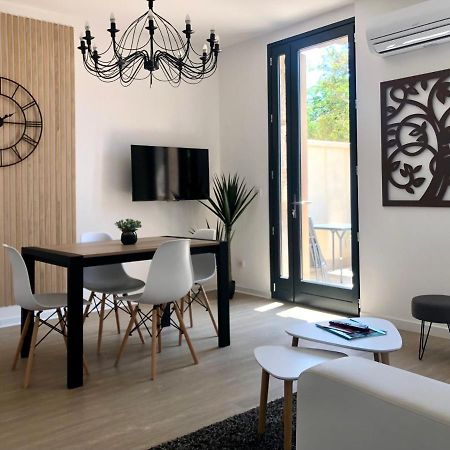 Cote Jardin Est Un Spacieux Et Lumineux T3, Entierement Renove, A 2 Pas De L'Herault Et A 10Min Du Bord De Mer Proche Du Centre Historique Et Du Fabuleux Chateau Laurens, Vous Apprecierez Le Calme De Sa Belle Terrasse Et La Vue Superbe Sur Le Jardin Agde Exterior foto